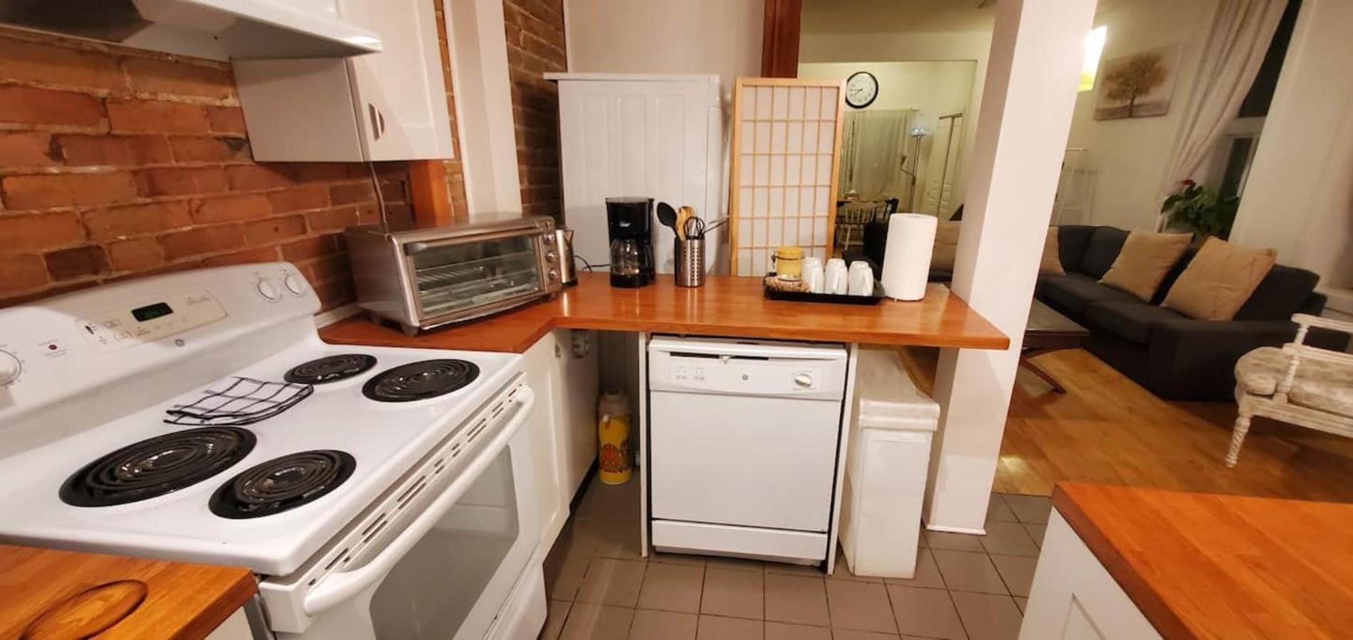 Perfect For Groups Big Livingroom 2 Backyard 3Br Montreal Luaran gambar